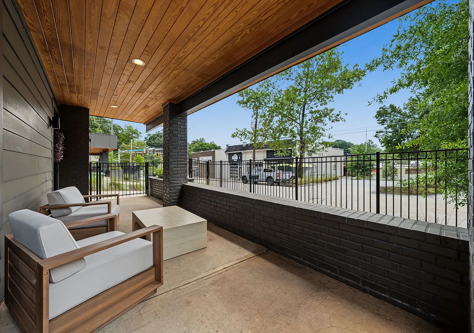 Newly Furnished 5BR Townhome Near Emory, Decatur & Downtown Atlanta — Photo 4