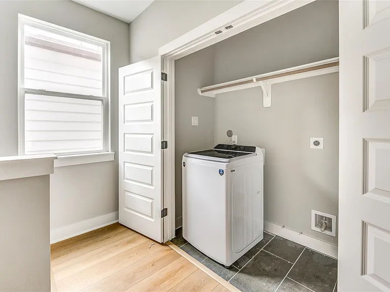 4220 McKinley St — Photo 25