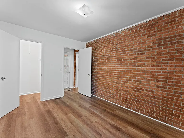 1115 Gardendale Dr — Photo 33