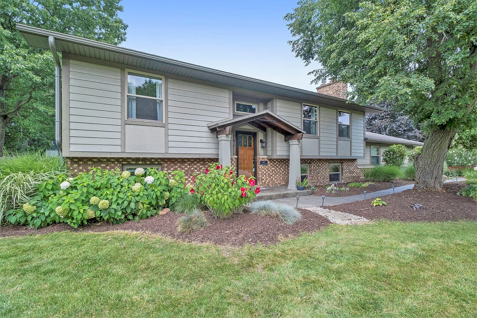 187 Easthill Dr photo 1