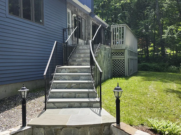 421 E Hyerdale Dr — Photo 22