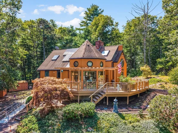 81 Lakeview Blvd, Plymouth, MA 02360