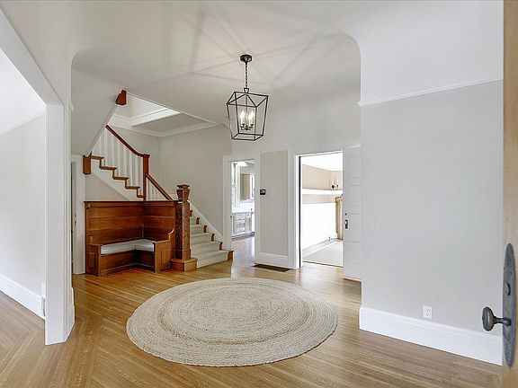 3rd image of 2224 Baker St