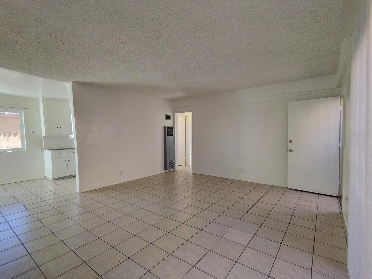 2 bed, 817 sqft, $2,175 — Photo 3
