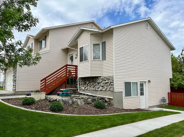 570 Maple Dr, Rexburg, ID 83440