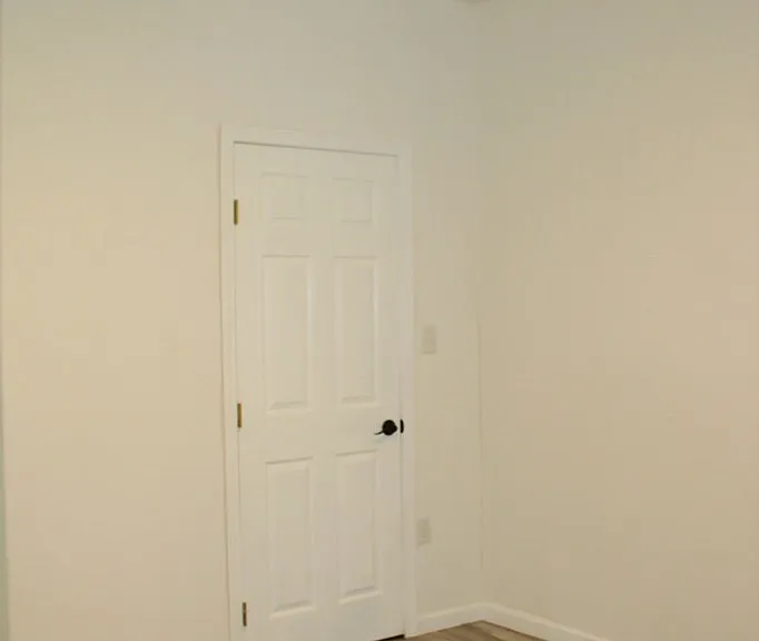 304 W James St #ID-2965 — Photo 18