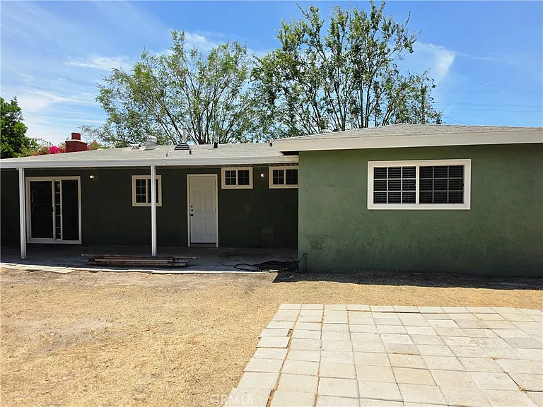 221 E Maple St — Photo 19