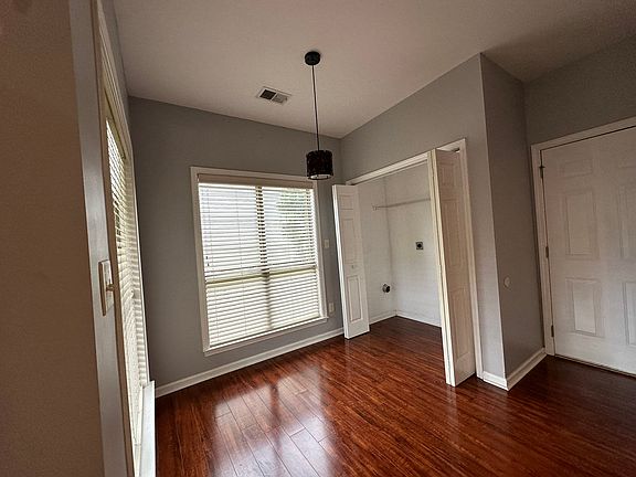 3rd image of 697 Forest Lakes Dr