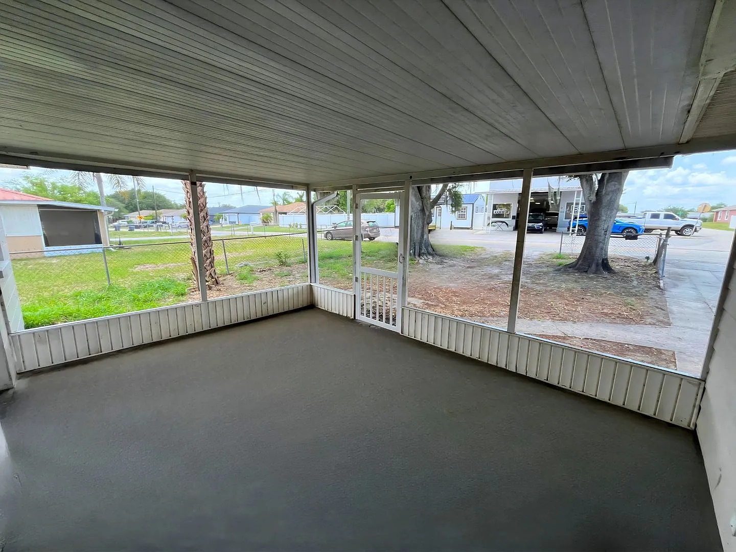Spacious 4BR/1BA Lakeland Home with Screened Porch & Fenced Backyard! — Photo 2