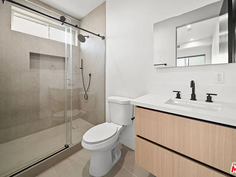 1907 S Corning St #1 — Photo 37