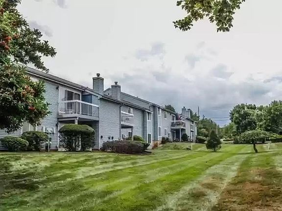 2nd image of 72 Haverhill Pl #72