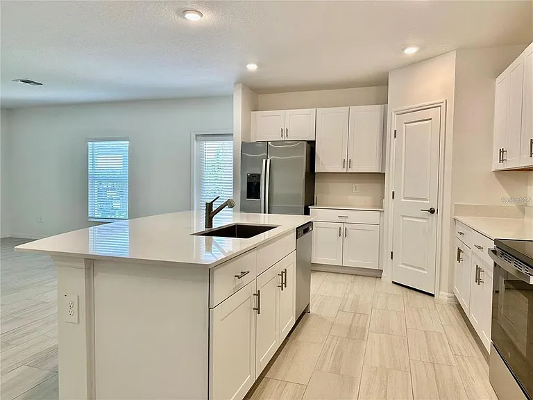 17606 Happytrails St — Photo 8