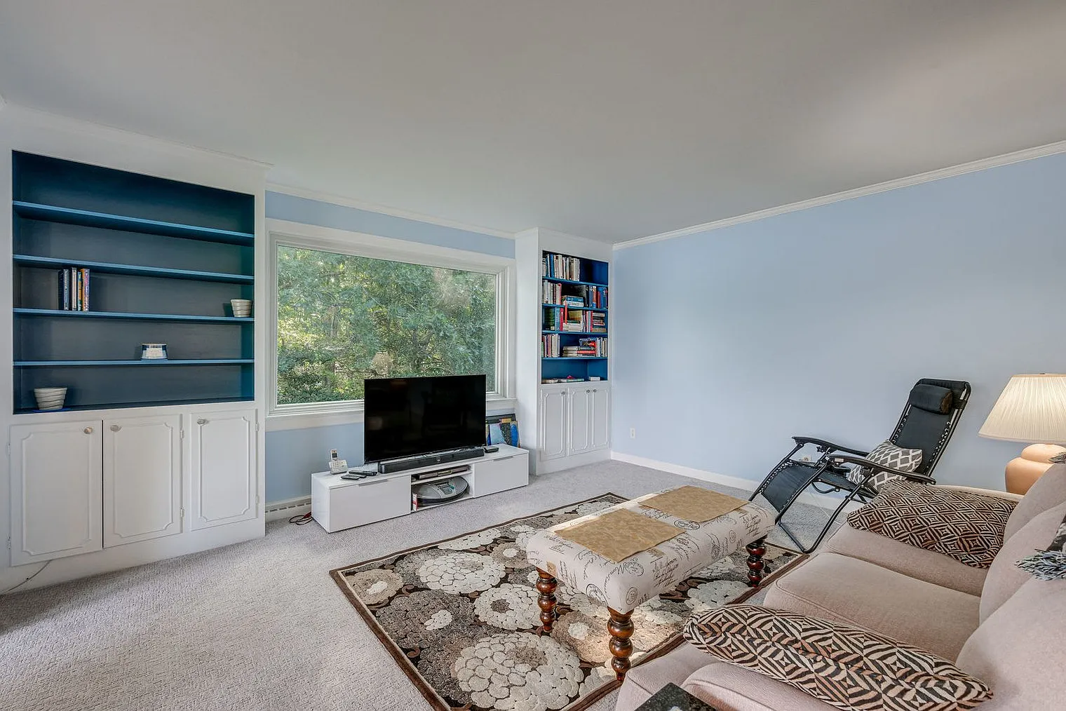 2 bed, 2.0 bath, 1571 sqft, $2,064 — Photo 3