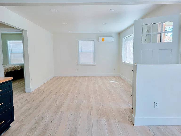 1425 Elm St NW — Photo 2