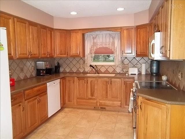 2nd image of 2255 W Dean Rd