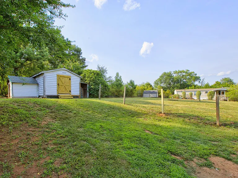 611 Holston Creek Church Rd — Photo 11