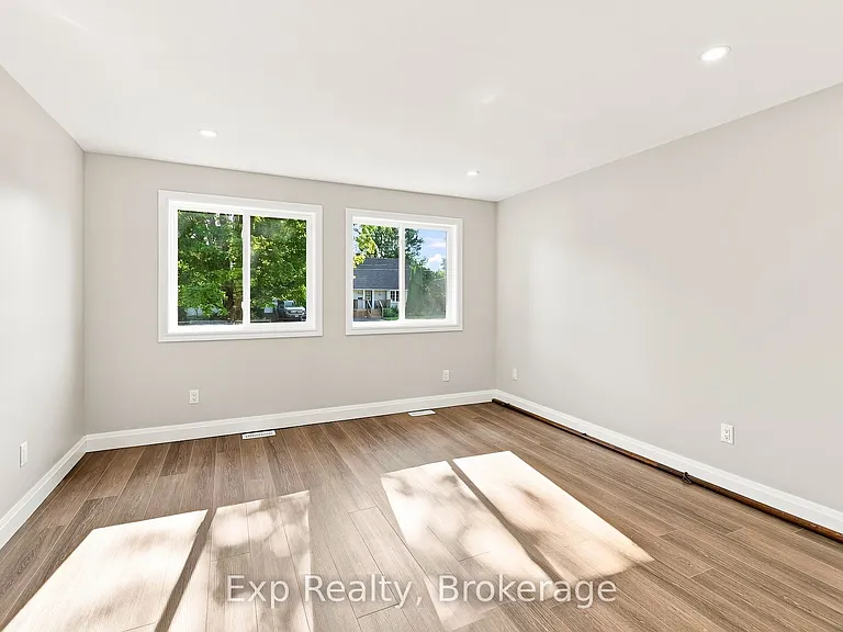 372 Major St #B — Photo 11