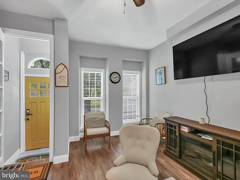 555 Presstman St — Photo 6