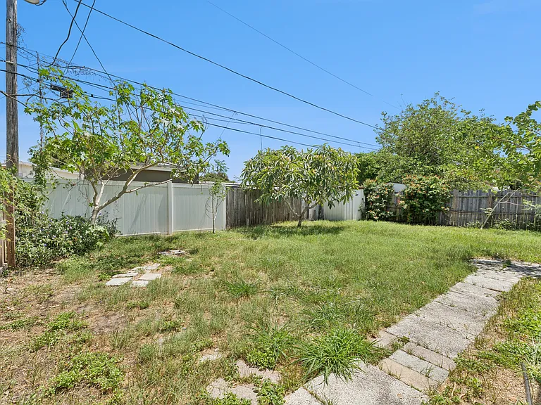 10543 117th Dr N — Photo 19