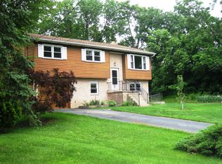 5840 Milton Dr, Harrisburg, PA 17112