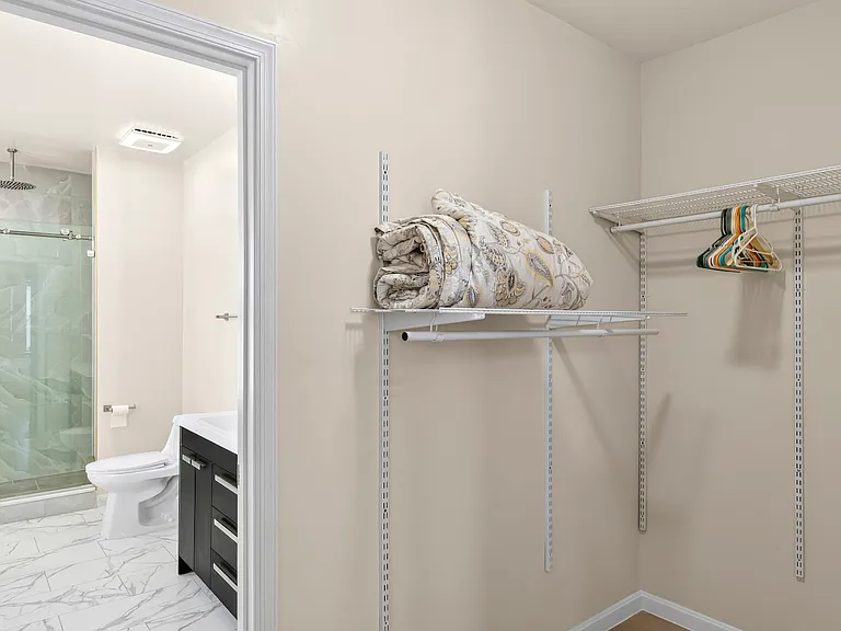 1303 Maple View Pl SE — Photo 28