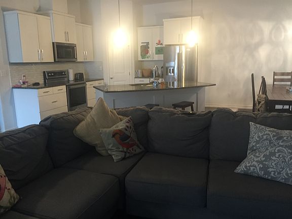 4th image of 121 Beachwalk Ln