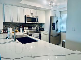 3000 Presidential Way APT 306, West Palm Beach, FL 33401