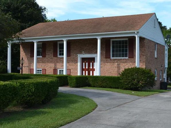226 Virginia Ave, Farmville, VA 23901
