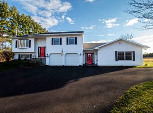 833 Irish Settlement Rd, Morrisonville, NY 12962