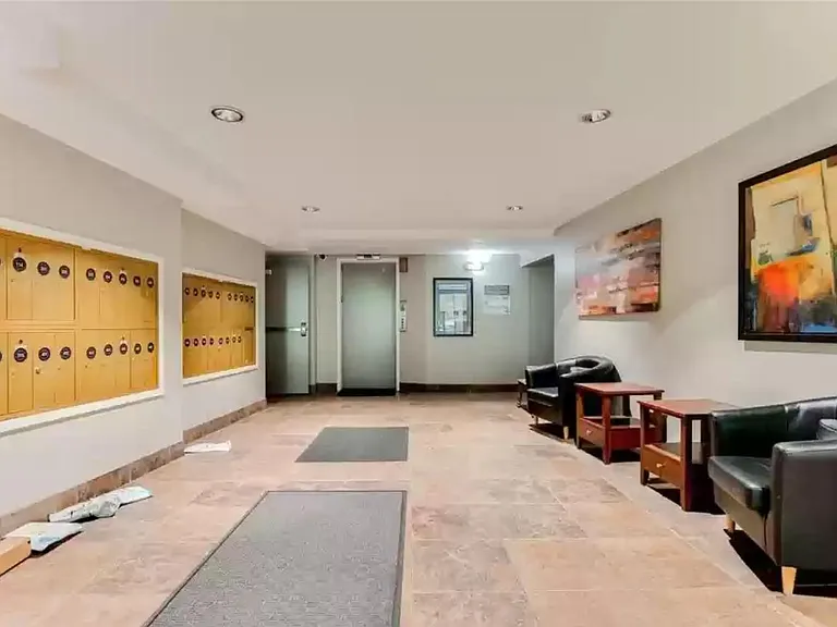 2500 Blaisdell Ave #208 — Photo 8