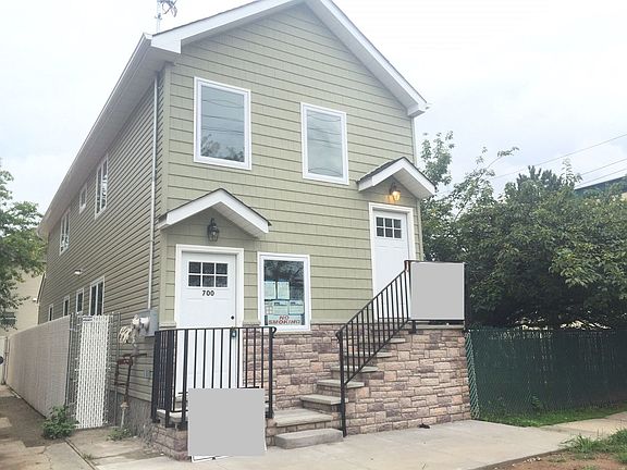 3rd image of 700 New Dorp Ln
