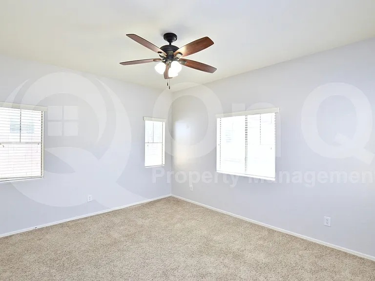 553 N Ranger Trl — Photo 17