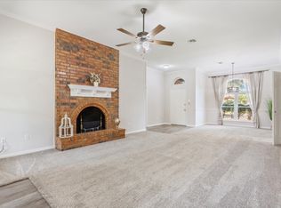 327 E Chapman Rd, Hewitt, TX 76643