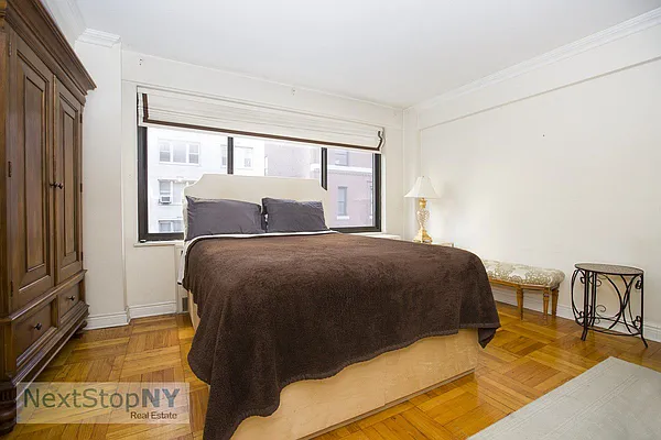 Sold by NextStopNY | media 4