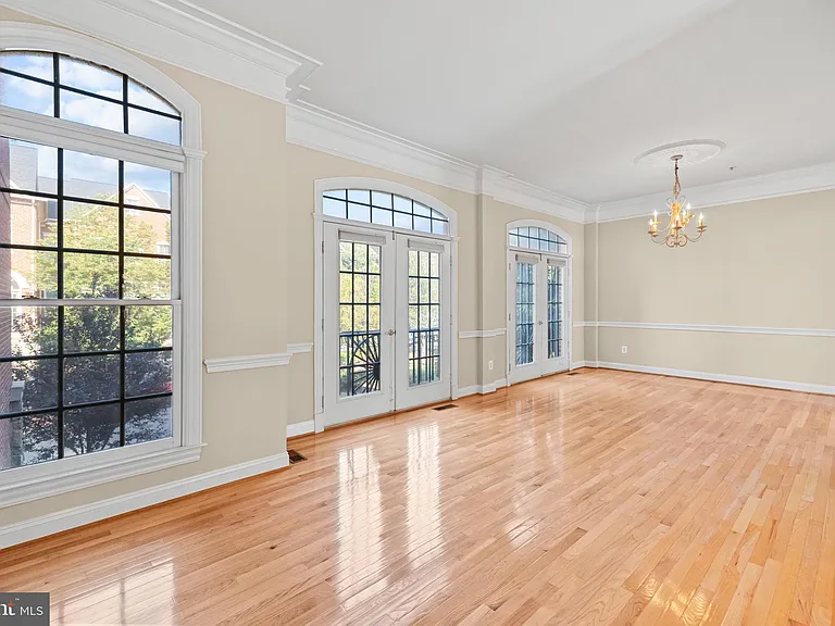 5237 Bessley Pl — Photo 45