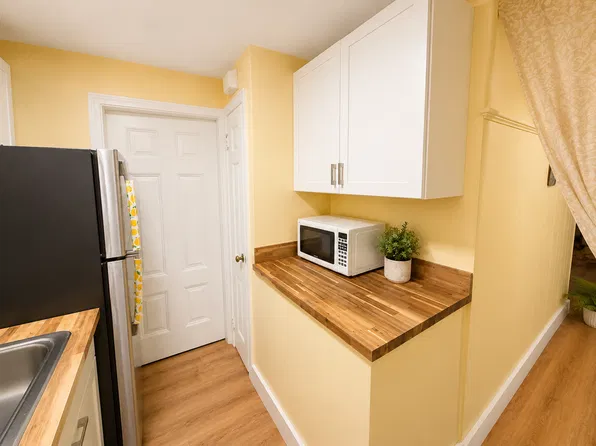 257 Lawrence St, Methuen, MA 01844