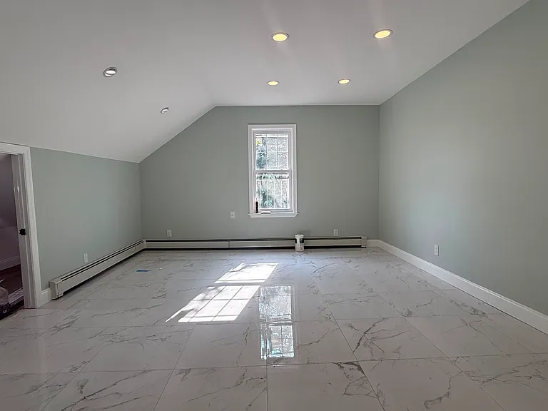 Vincent Ave — Photo 5