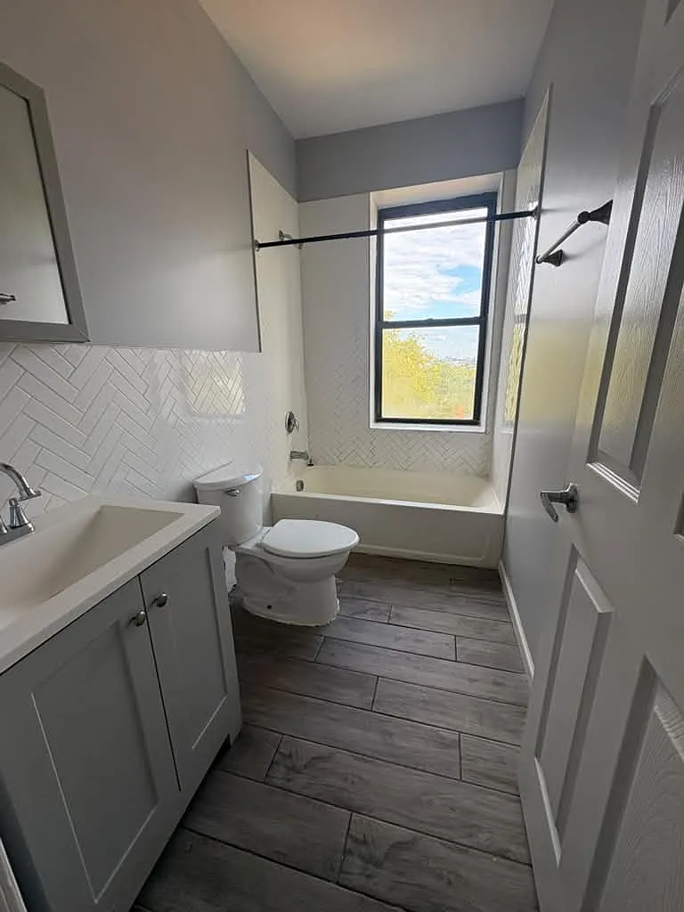2 bed, $1,895 — Photo 2