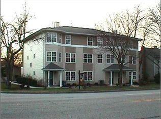 1504 State St, Geneva, IL 60134