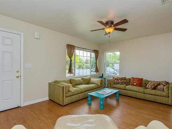4th image of 1911 Kenmore Dr W