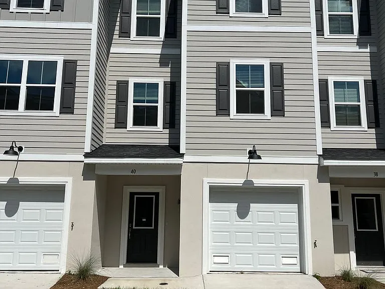 40 Hidden Pointe Dr — Photo 1