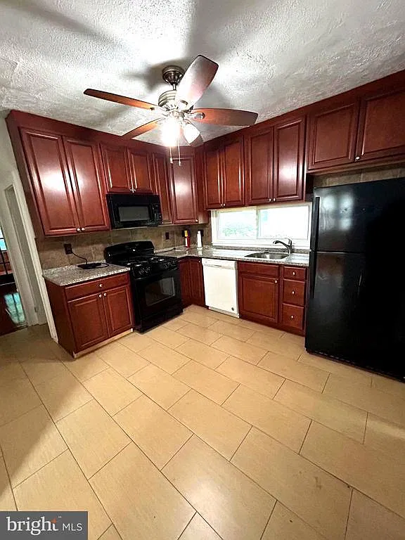 4 bed, 2074 sqft, $3,000 — Photo 4
