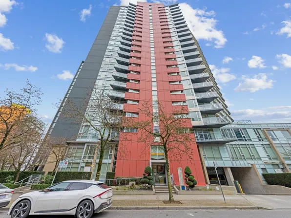 918 Cooperage Way #2705, Vancouver, BC V6B 0A7