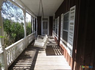 342 W Oak St, Goliad, TX 77963