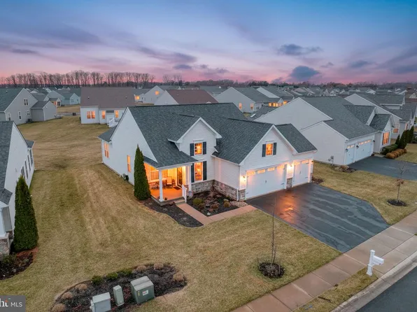 390 Augusta National Dr, Magnolia, DE 19962