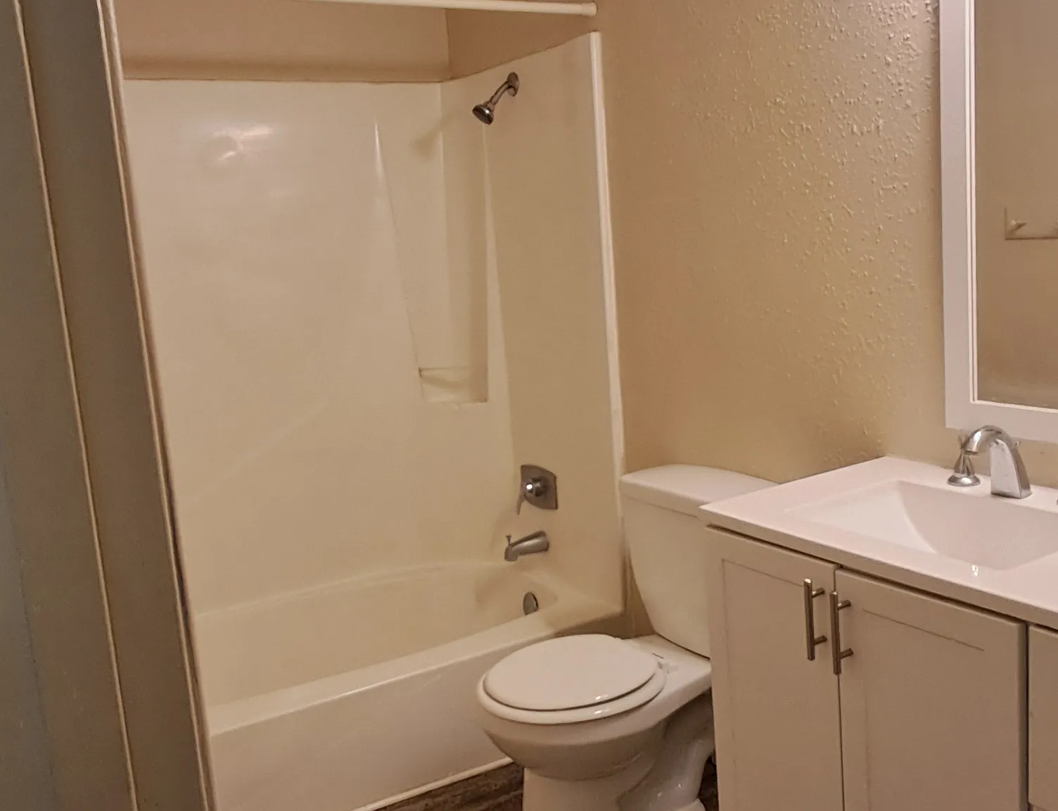 2 bed, 800 sqft, $1,350 — Photo 4