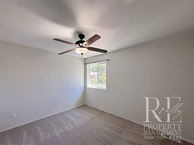 2994 NE Loyola St — Photo 18