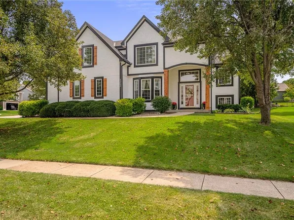 23603 W 53rd Ter, Shawnee, KS 66226
