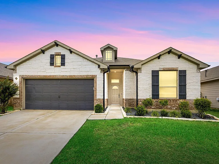 11323 Cora Ln — Photo 1