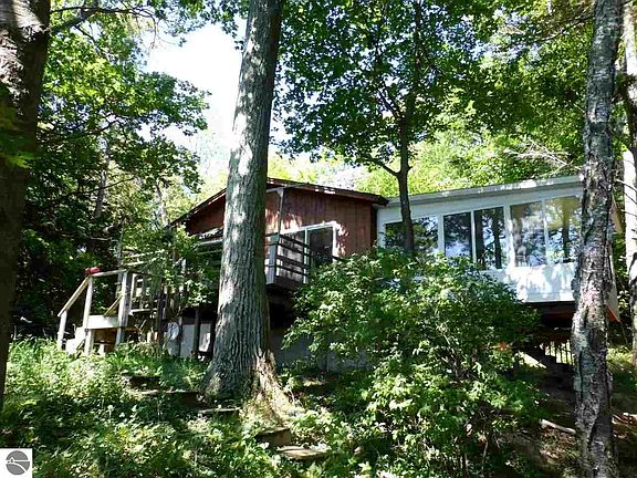 2nd image of 3814 Highland Dr